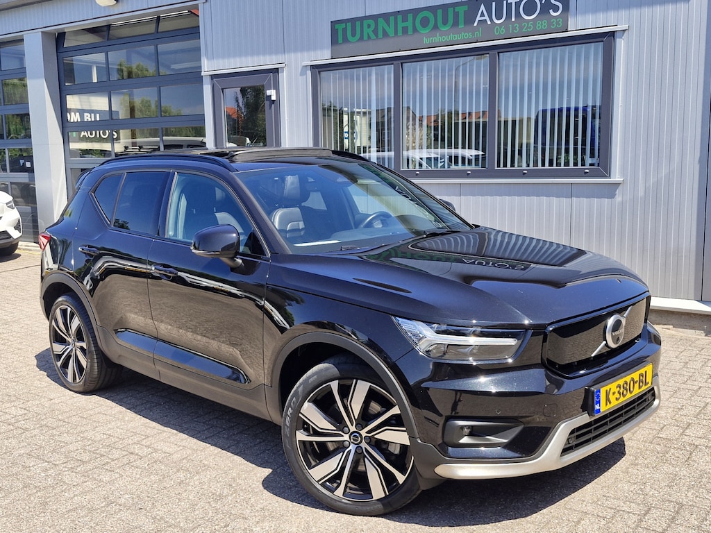 Volvo XC40 Recharge P8 AWD R-Design | Pack Lounge (audio installatie high end, elektrisch glazen schuif-/kanteldak, parkeersensor voor, rondomzicht camera) en Climate Pack (achterbank verwarmd) | trekhaak