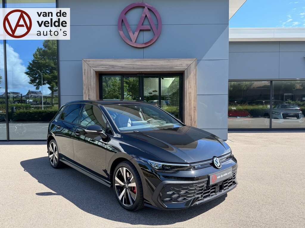 Volkswagen Golf 1.5 eHybrid GTE 272pk | Trekhaak | Led mistlampen | IQ light | Camera | Head-up | Rijklaar incl. garantie