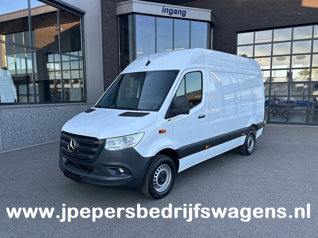 Mercedes-Benz Sprinter 317 CDI L2 H2 MBUX / 360 Camera / Parkeersensoren / Navigatie / Cruise control / Airco / 270 Graden achterdeuren