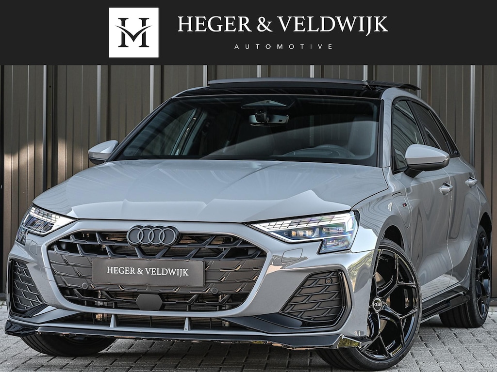 Audi A3 Sportback 45 TFSI e S edition Competition | Nardo Grey | Panoramadak | 5 jr garantie | Ambiance interieur | Sonos Sound | Active Cruise | S-Seats + Memory | Head-Up | Camera | Stoelverwarming | Keyless |