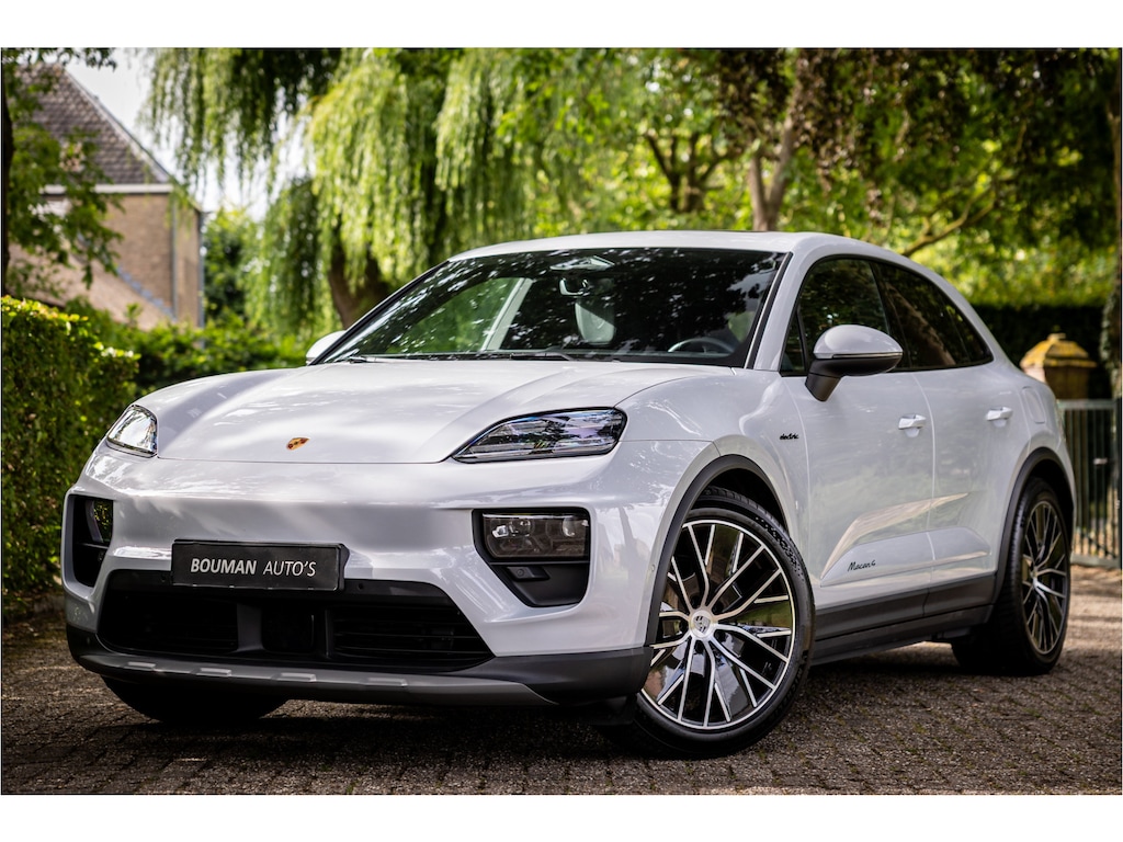Porsche Macan 4 100 kWh Pano Luchtvering Sport Chrono Matrix Passenger Display