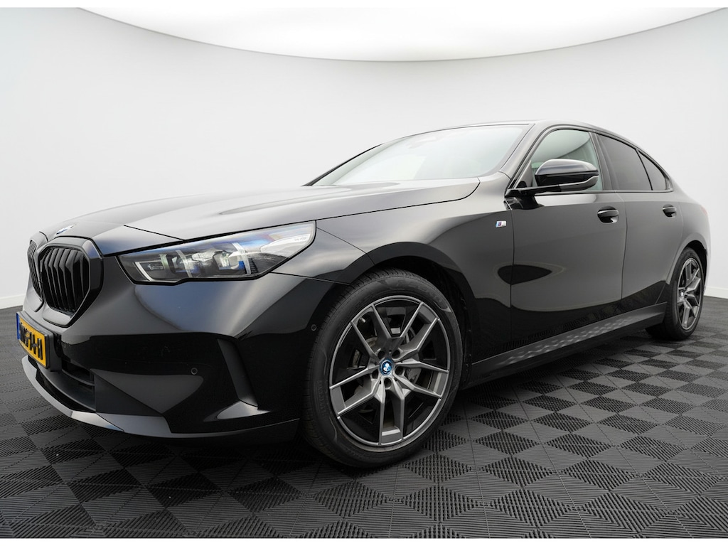 BMW i5 eDrive40 84 kWh, SOH 96% | Edition-Sport | Camera | Navi & CarPlay