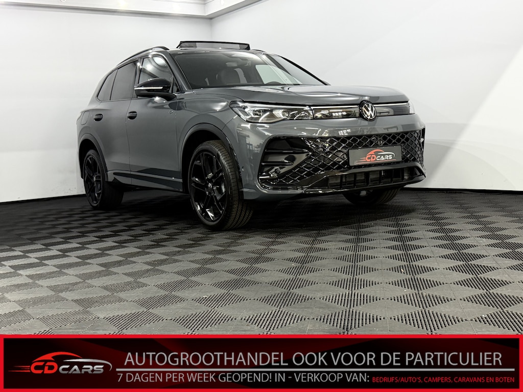 Volkswagen Tiguan 1.5 eHybrid R-Line Edition Plug-in Panoramadak, 360 Camera, Trekhaak, Leder, Head-up display, Elektrische achterklep, Winterpakket, Memory stoelen, 2 jaar garantie