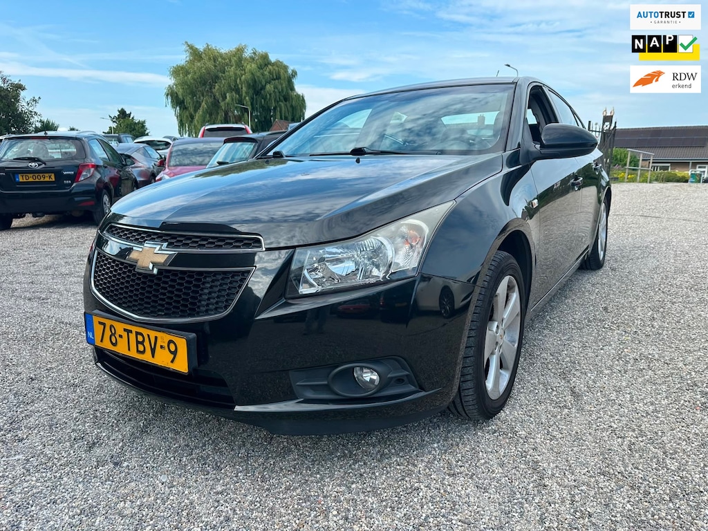 Chevrolet Cruze / Opel Insignia 1.8 LT Automaat Nieuwe Apk Zeer Nette Staat Clima Cruise PDC LMV Trekhaak