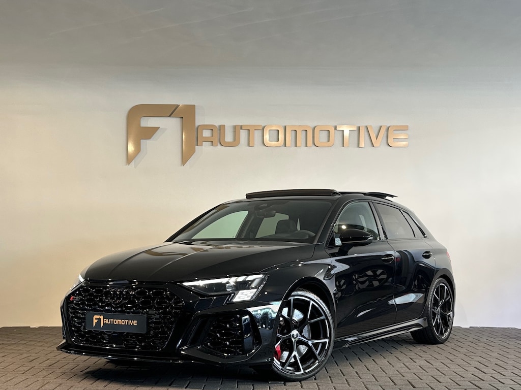 Audi RS3 Sportback 2.5 TFSI quattro Pano|HuD|Memory|Massage