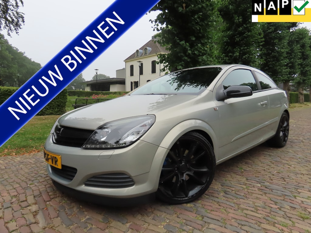 Opel Astra GTC 2.0 T Cosmo 170 PK !! Ellec Pakket Ecc Cruisecontrol Stuurbekrachtiging Leer/Stof Lm Velgen Trekhaak