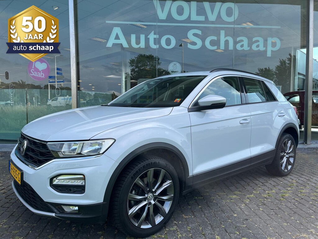 Volkswagen T-Roc 1.5 TSI Style | Rijklaar incl garantie | Parkeersensoren voor en achter 18 inch Carplay