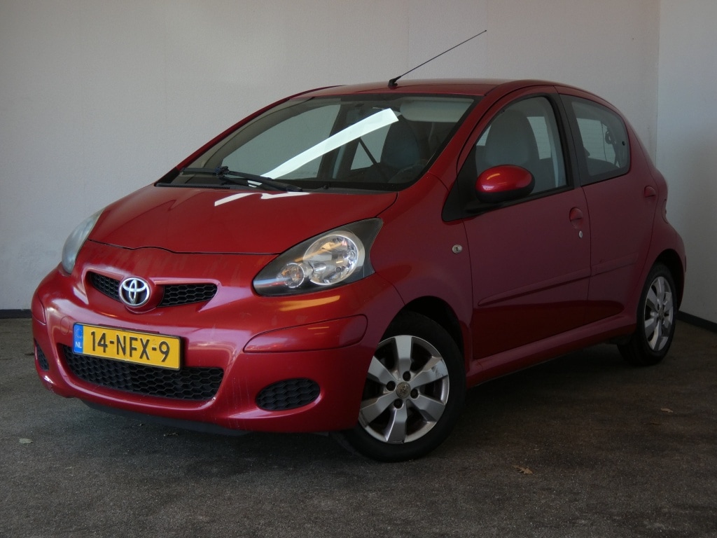 Toyota Aygo 1.0-12V Aspir. Red Airco