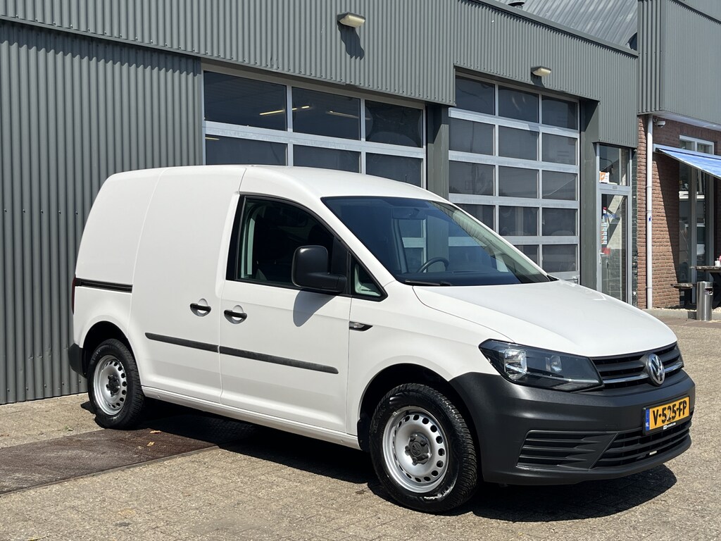 Volkswagen Caddy 2.0 TDI L1H1 DSG Airco Cruise controle Trekhaak 1500kg trekgewicht Automaat Parkeersensoren achter Schuifdeur Telefoon verbinding Euro 6