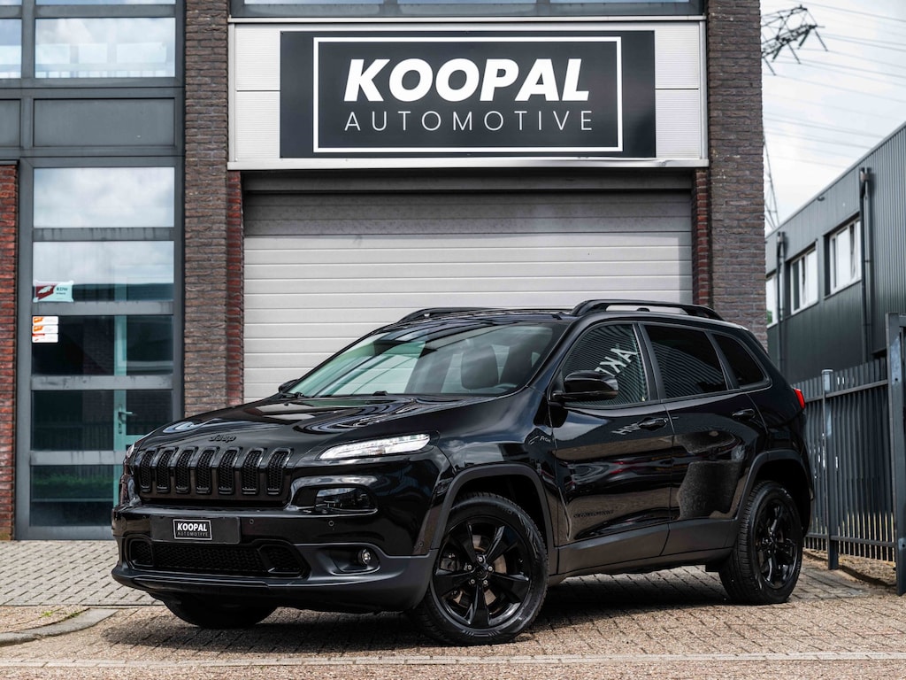 Jeep Cherokee 2.2 Night Eagle | Trekhaak | Bi-Xenon | €11.950 Ex. BPM