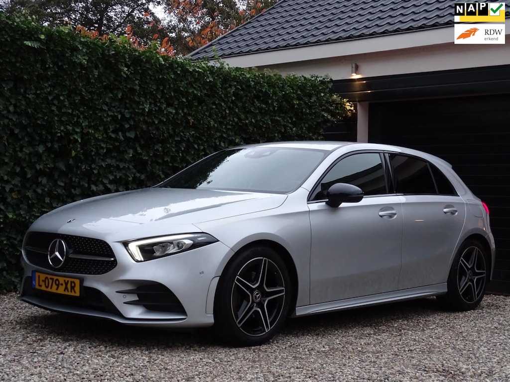 Mercedes-Benz A-klasse 180 Business Solution AMG | Sfeerverlichting | Camera | Stoelverwarming