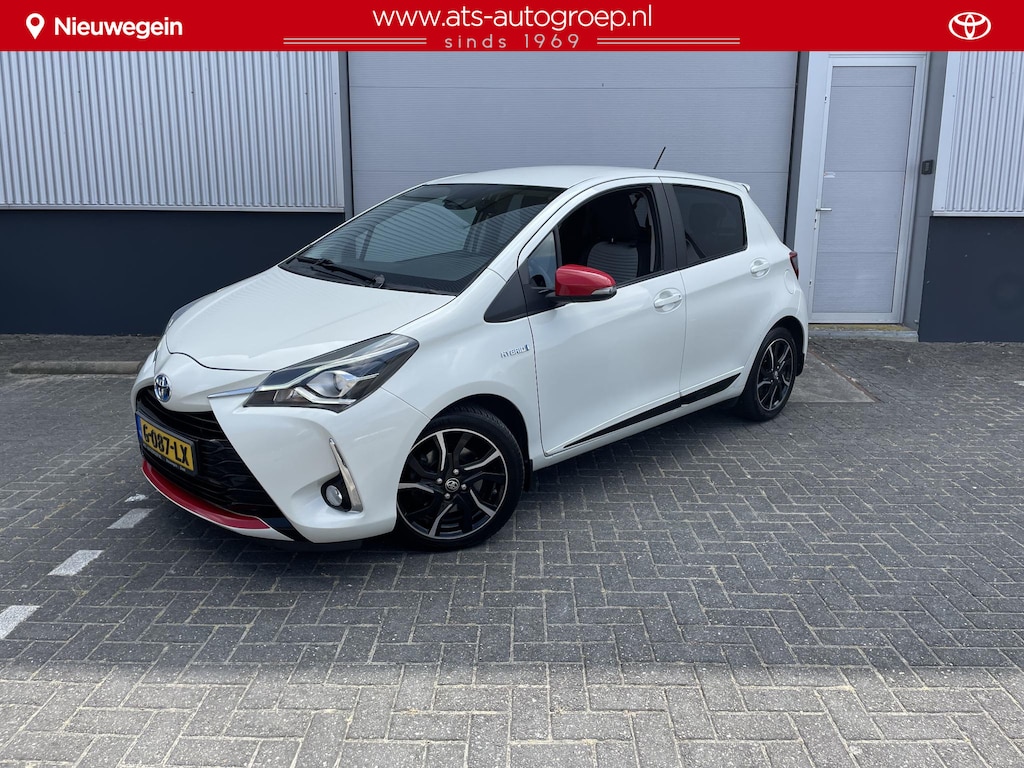 Toyota Yaris 1.5 Hybrid Executive | Red & White edition |