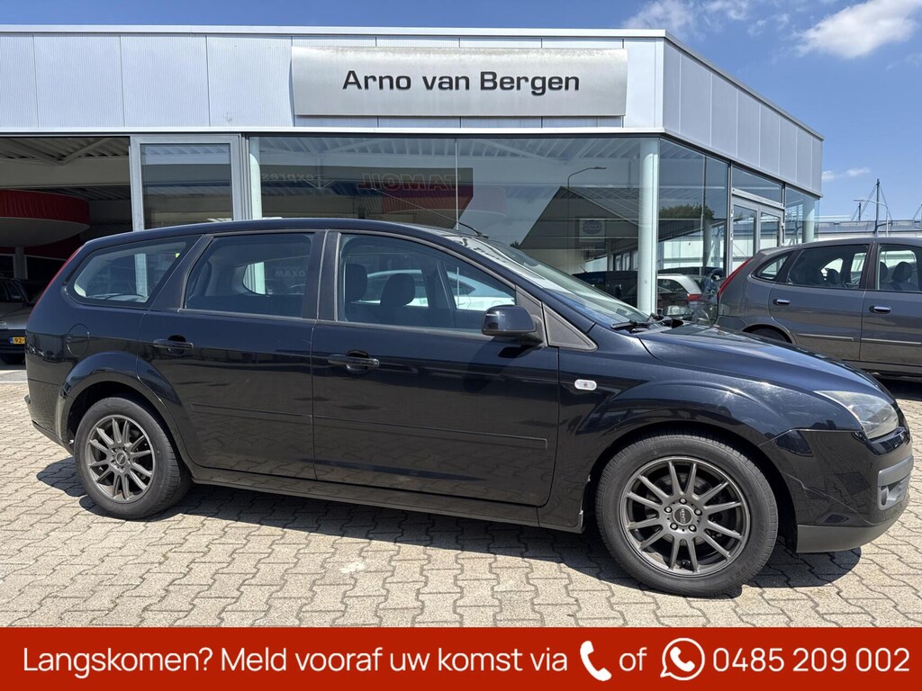 Ford Focus Wagon 1.6-16V Futura Business PACK, climatronic, cruisecontrol, pdc, trekhaak, verwarmde stolen en voorruit, nette auto, nieuwe APK,