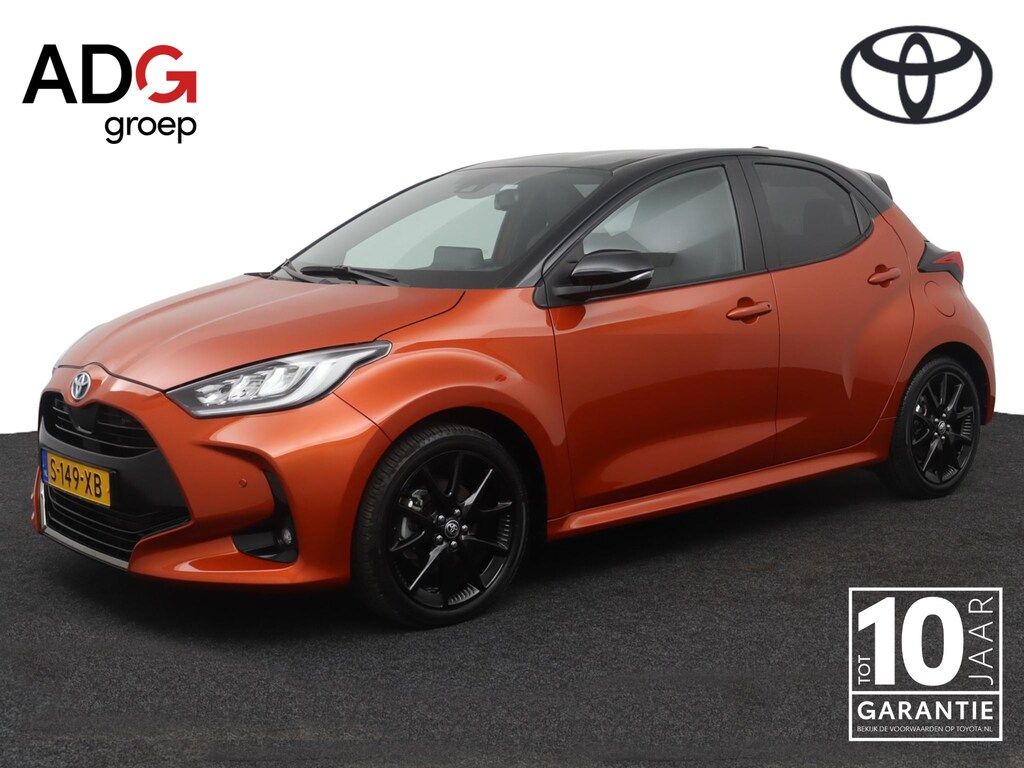 Toyota Yaris 1.5 Hybrid Executive | Stoelverwarming | Parkeersensoren | Leder - Stof bekleding |