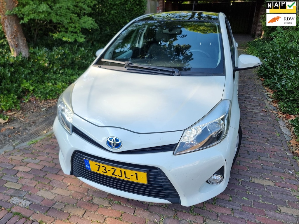 Toyota Yaris 1.5 Full Hybrid Dynamic Pano/Navi/Half leder