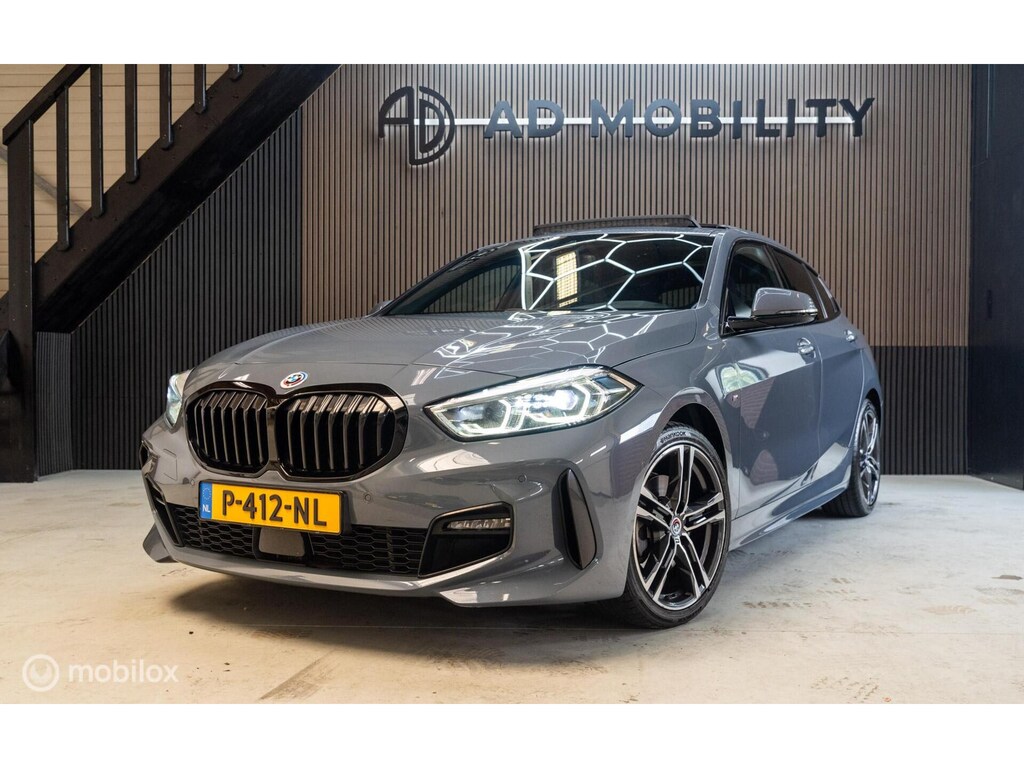 BMW 1-Serie 118i M Sport Edition PANO KUIPSTOELEN CAMERA