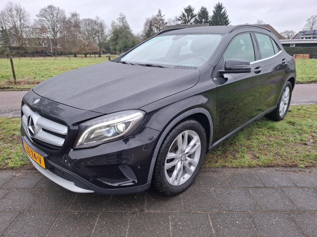 Mercedes-Benz GLA 200