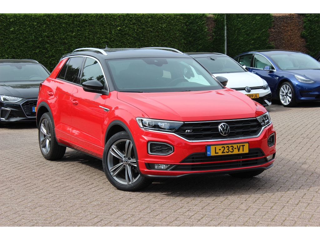 Volkswagen T-Roc 1.5 TSI Sport Business R / Camera / CarPlay / Virtual Cockpit / Sportstoelen / 18'' / LED / DAB / ACC