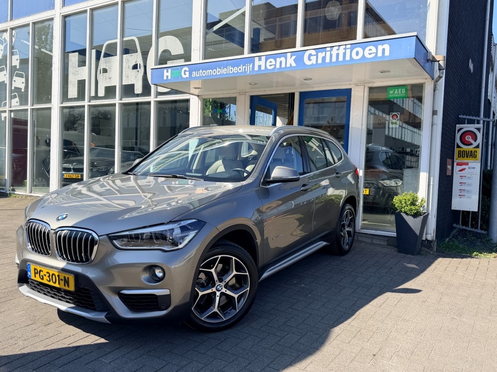 BMW X1 X1 sDrive20i High Executive I Leer I Camera I Trekhaak