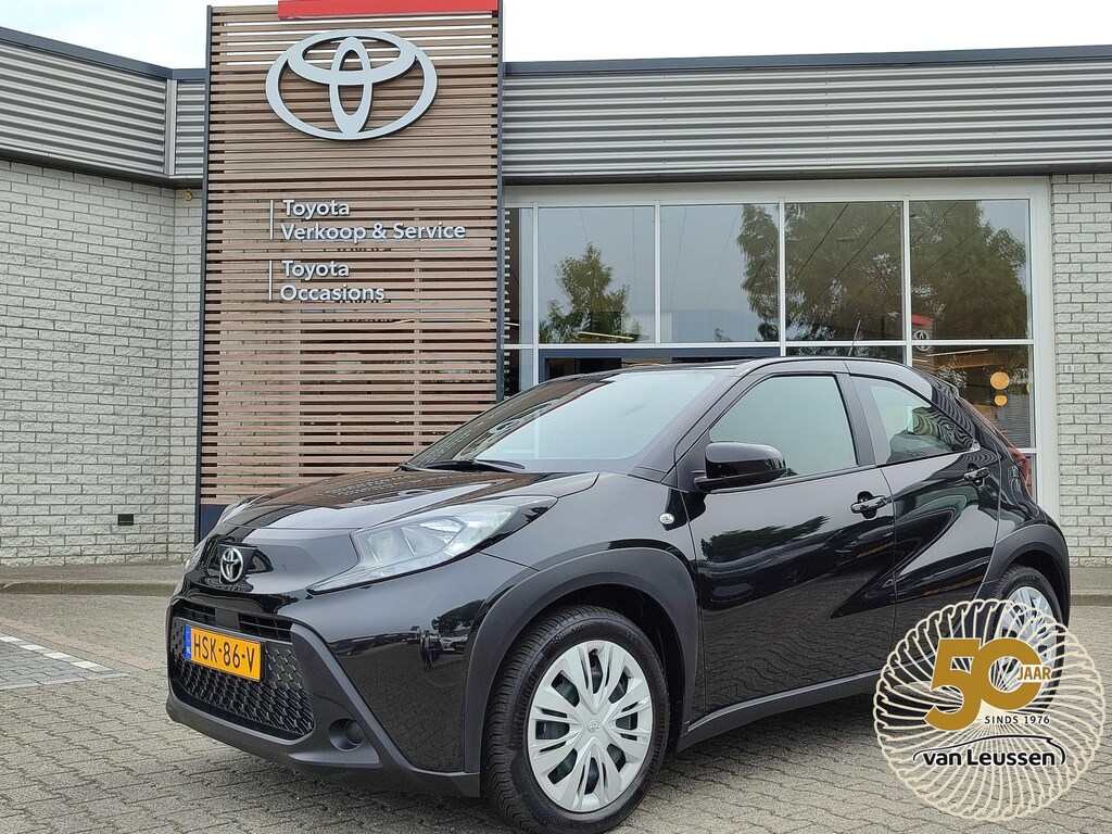 Toyota Aygo X PLAY 4S-BANDEN APPLE/ANDROID AD-CRUISE CAMERA BLUETOOTH AIRCO NL-AUTO EL-RAMEN/SPIEGELS