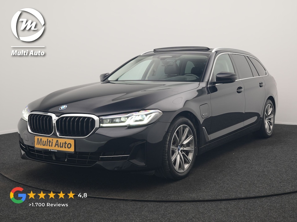 BMW 5-Serie Touring 530e xDrive Business Edition Plus 293pk Dealer O.H. | Panodak | Adaptive Cruise | Head Up | Laser LED | 360 Camera | Lederen Comfortzetels Verwarmd | Sfeerverlichting | Keyless | Blis | Apple Carplay | Hifi Audio | Navigatie | DAB | Plug In Hybrid |