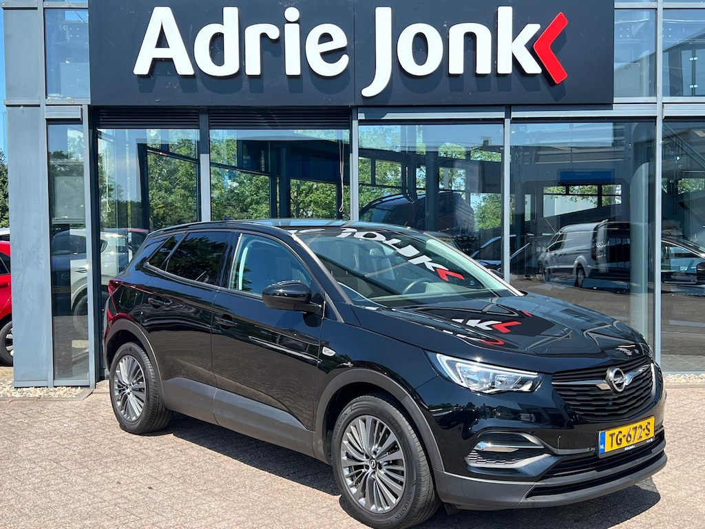 Opel Grandland X 1.2 Turbo Online Edition AUTOMAAT | TREKHAAK | PANORAMADAK | PARKEERSENSOREN V+A | NAVIGATIE FULL MAPP | CLIMATE CONTROLE |