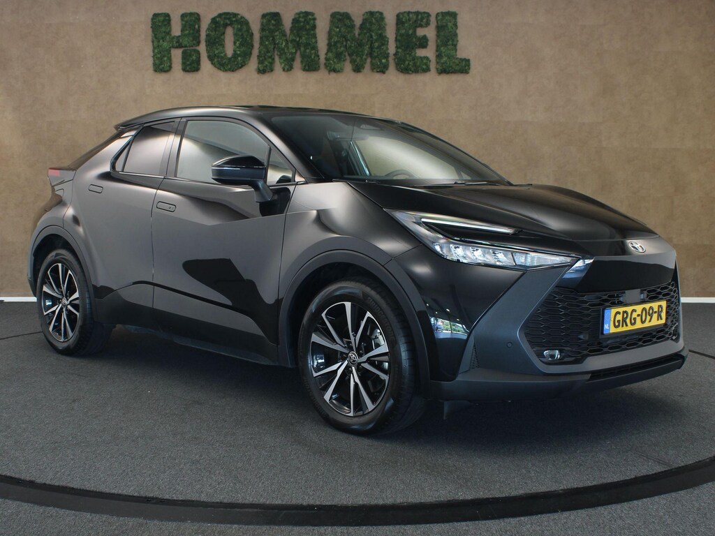 Toyota C-HR / C-HR+ 2.0 Plug-in Hybrid 220 Dynamic - ORIGINEEL NEDERLANDSE AUTO - AFKOMSTIG VAN 1E EIGENAAR - 2 LAADKABELS - DODEHOEK DETECTIE - 18 INCH LICHT METALEN VELGEN - STUURVERWARMING - VOORSTOELEN VERWARMD - PARKEERSENOREN VOOR/ACHTER