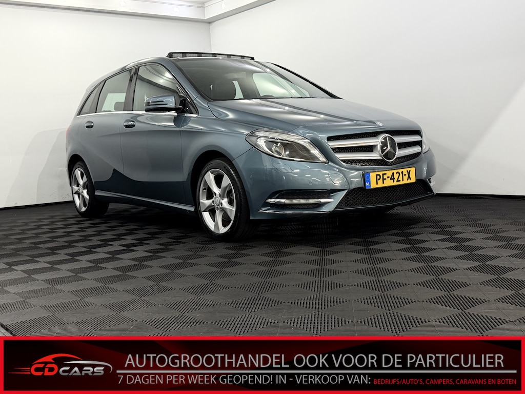 Mercedes-Benz B-klasse 180 CDI Ambition Panoramadak, Leder, Camera, Navi, Cruise control, Stoelverwarming, Lichtnetalen velgen, Clima