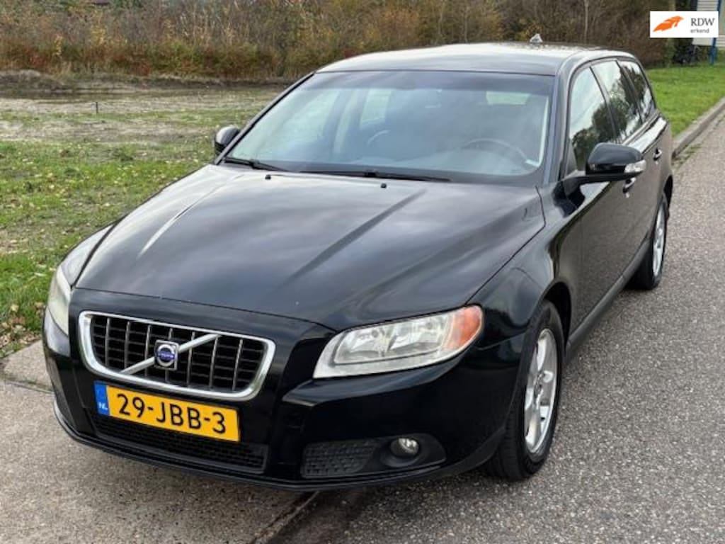 Volvo V70 2.4D Limited Edition Automaat ECC Audio/CD Navigatie ESP LMV 16" PDC TCS Cruisecontrol Leder Dealeronderhoud Nieuwe Apk!