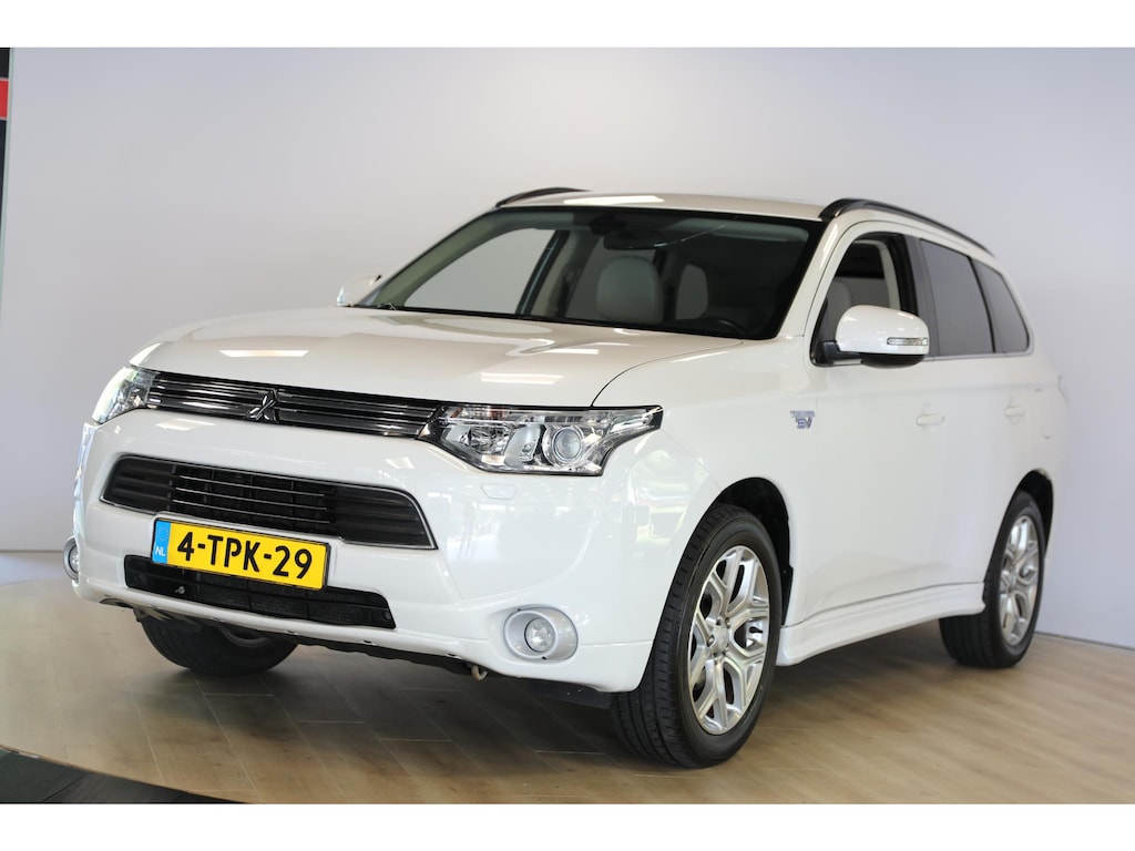 Mitsubishi Outlander 2.0 PHEV Instyle | Schuif- kanteldak | Trekhaak