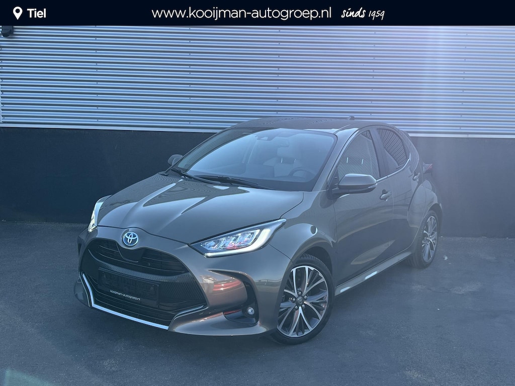 Toyota Yaris 1.5 Hybrid Executive Edition Stoelverwarming, HUD, Smart Key, LED, Navigatie, Parkeersensoren, leder/stof