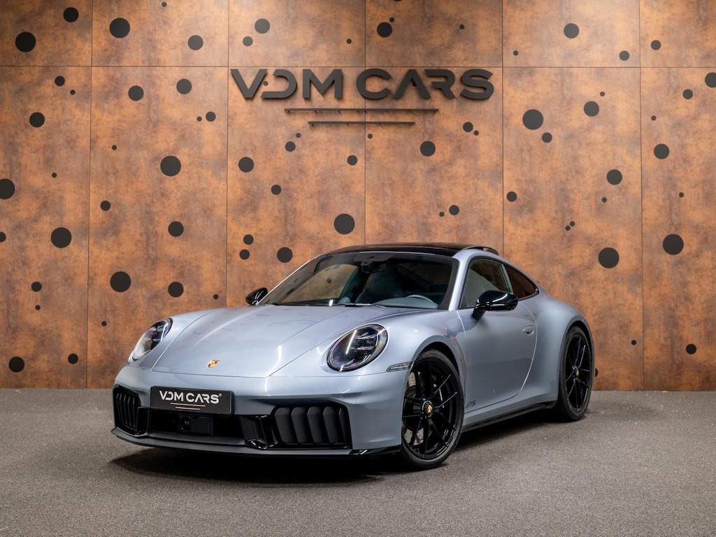 Porsche 911 3.6 T-Hybrid Carrera 4 GTS | Lift | 18-weg | ACC | Stoelventilatie | Glazen Schuifdak |