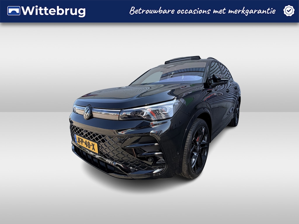 Volkswagen Tiguan 1.5 eHybrid 272pk R-Line Edition Black Style DSG Automaat R-Line / Trekhaak / 20"LM velgen / Black Style  / Panoramadak / Design / Comfort + HAL / Fabrieksgarantie tot 01-10-2029 of 100000 km