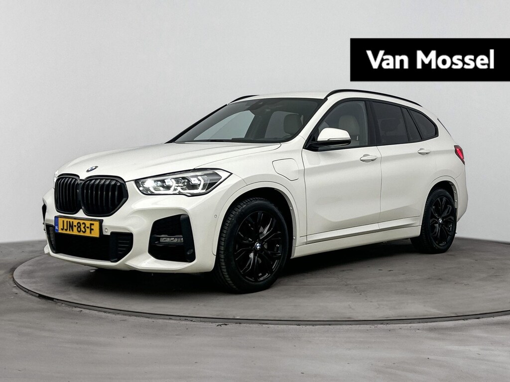 BMW X1 xDrive25e eDrive Edition 221PK | Automaat | Head-Up Display | Adaptieve Cruise Control | Navigatie | Stoelverwarming | Afneembare Trekhaak