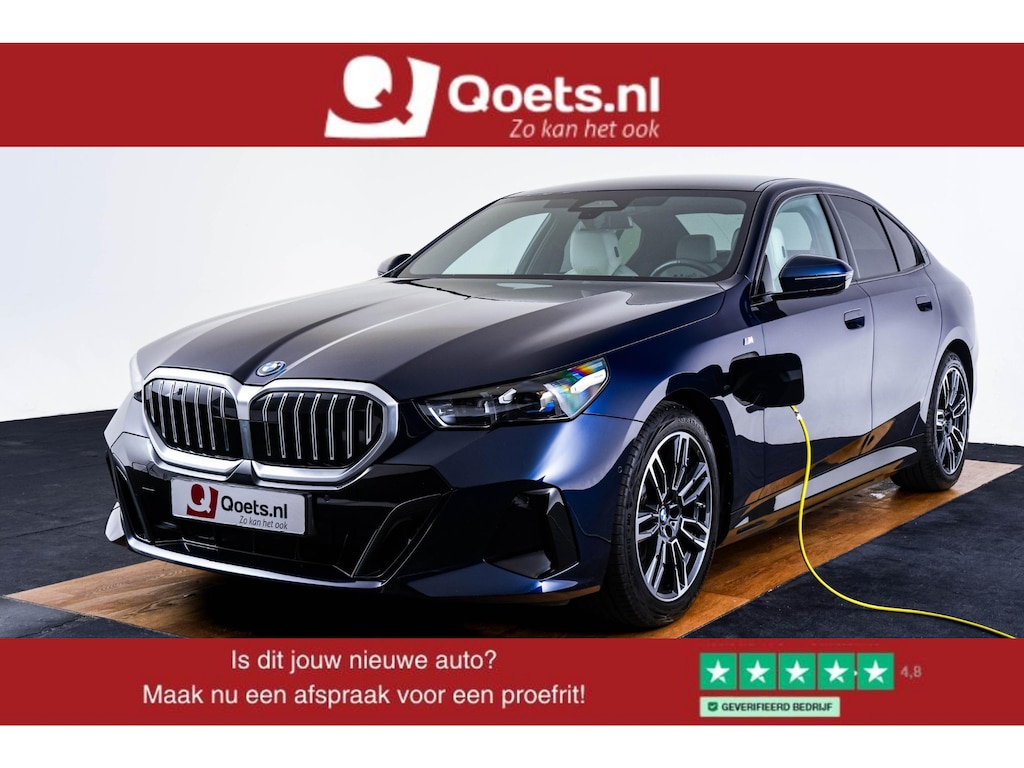 BMW 5-Serie 530e M-sport - Trekhaak - Harman Kardon - Driving Assistant Plus - Parking Assistant - 19 inch - Stuurwielverwarming - Stoelverwarming