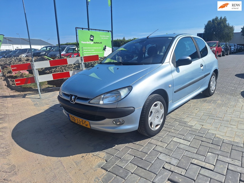 Peugeot 206 1.4 Gentry / Keurige auto / IJskoude airco