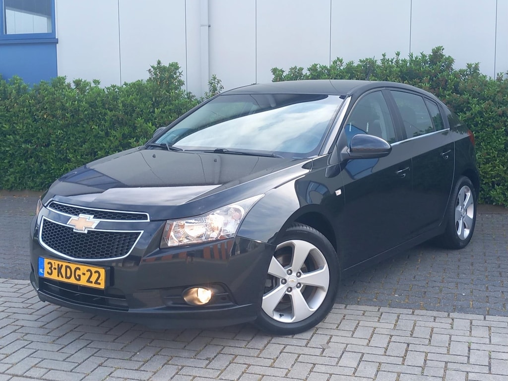 Chevrolet Cruze 1.8 DOHC 141pk 5D LTZ Airco /Navigatie
