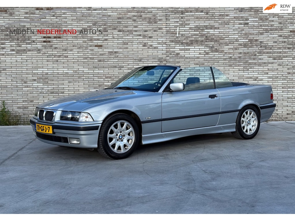 BMW 3-Serie Cabrio 320i Executive * HANDGESCHAKELD * CLIMATE CONTROLE * LEER * SPORTSTOELEN *