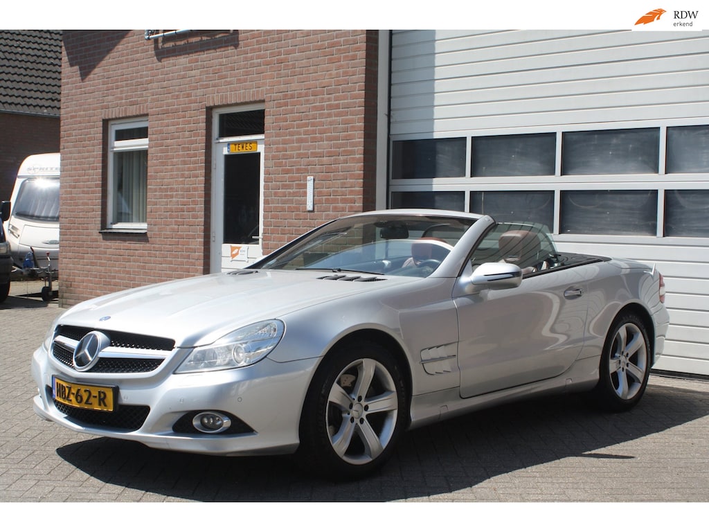 Mercedes-Benz SL 350 Stoelverwarming, Stoelverkoeling, Parkeer sensoren voor en achter, xenon, nek verwarming