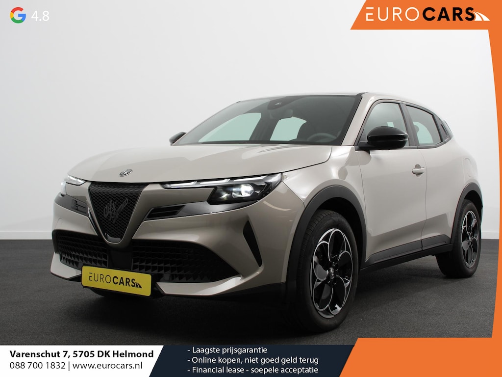 Alfa Romeo Junior Elettrica Automaat 156PK DEMO ! Adaptieve Cruise Control LMV 18 inch Full Led Matrix Parkeer sensoren Navigatie Apple Carplay / Android auto  Climate Control