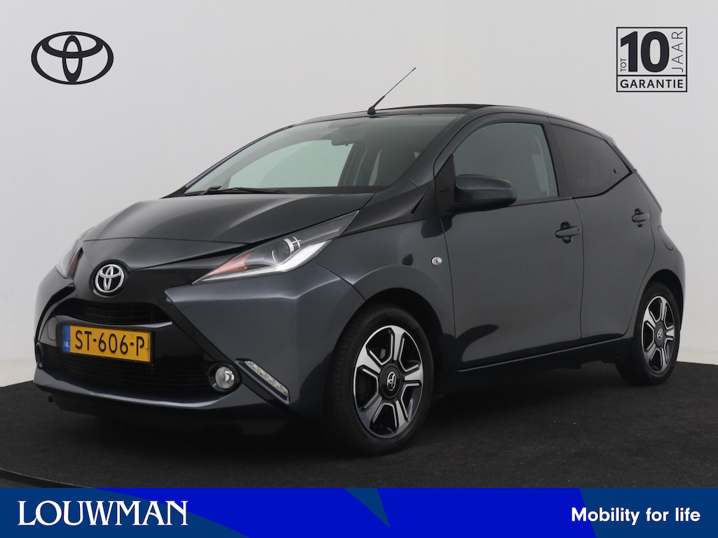 Toyota Aygo 1.0 VVT-i x-pose | Cabrio dak | Climate Control | Half lederen bekleding | Achteruitrijcamera | Velgen | Navigatie |