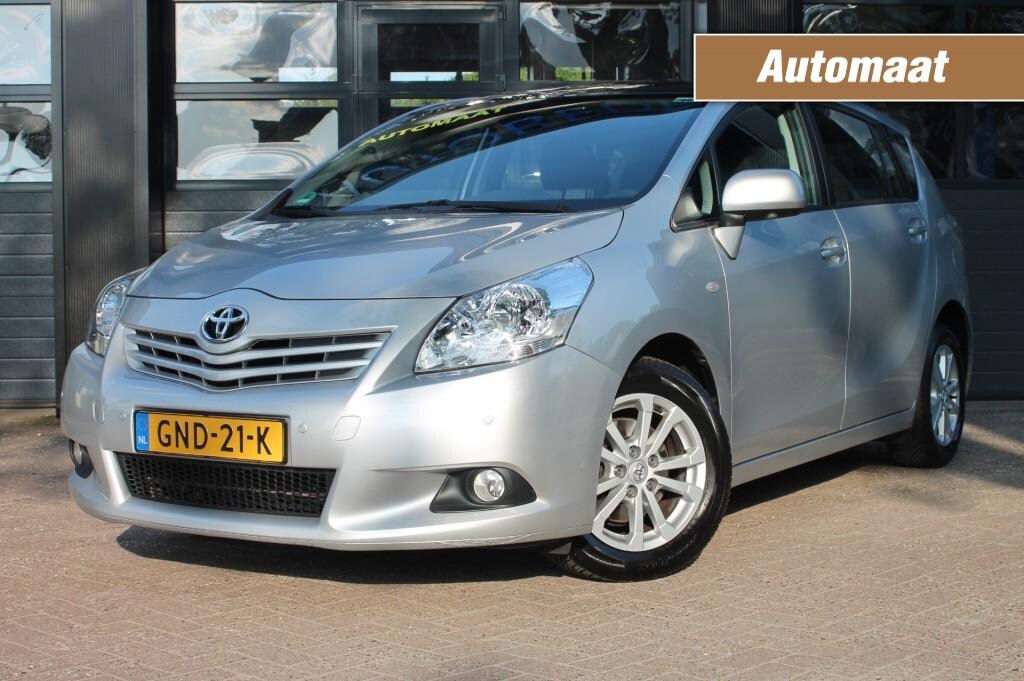 Toyota Verso 1.8 VVT-I DYN. BNS Automaat / Panorama dak / historie bekend.