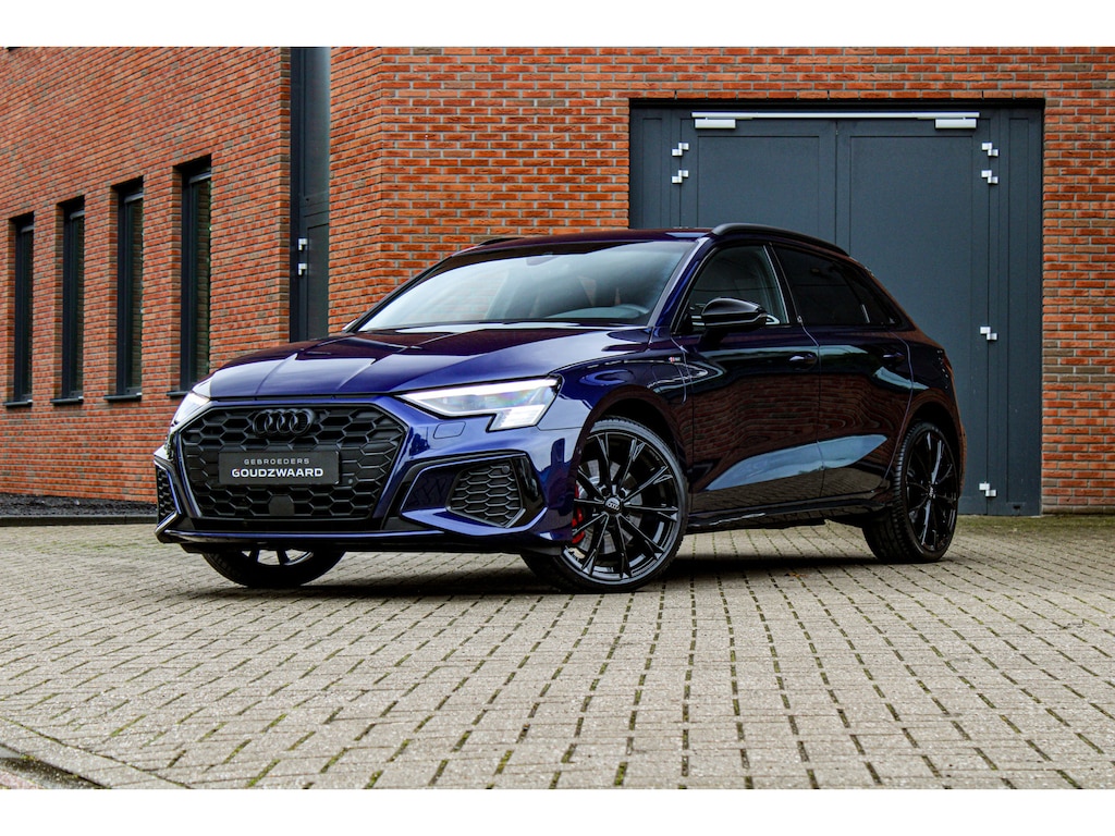 Audi A3 Sportback 45 TFSI e S edition Competition | Matrix | Sportstoelen | Camera | Trekhaak | Ambianceverlichting