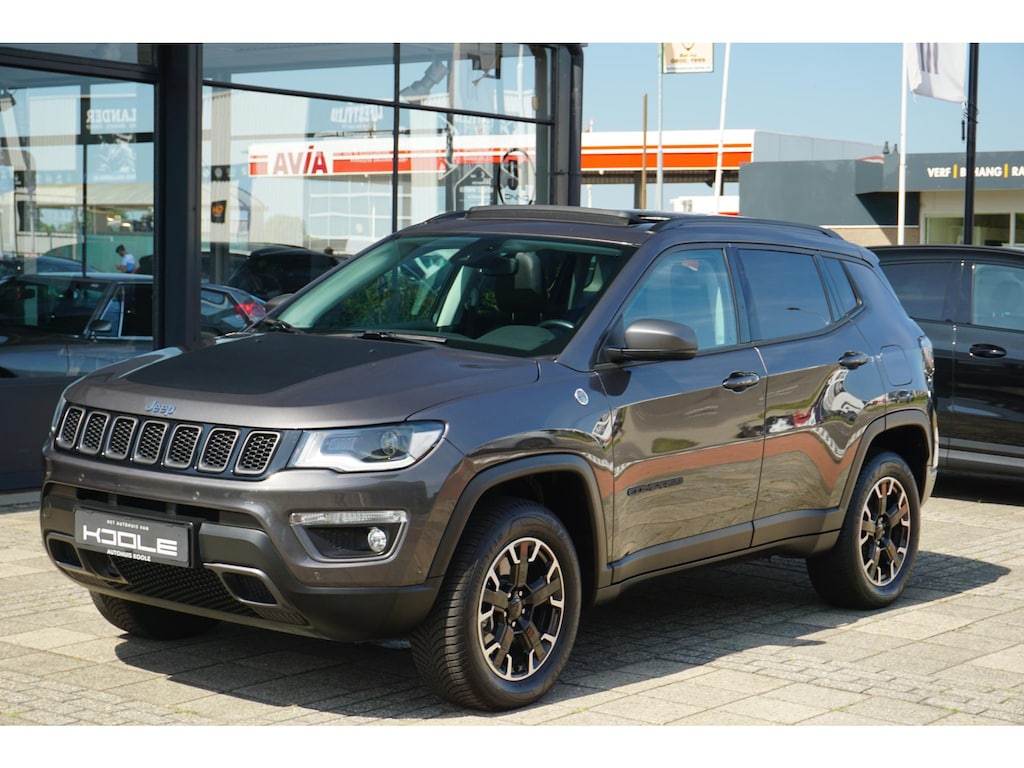 Jeep Compass 4xe 240 Plug-in Hybrid Electric Trailhawk | PANO | LED