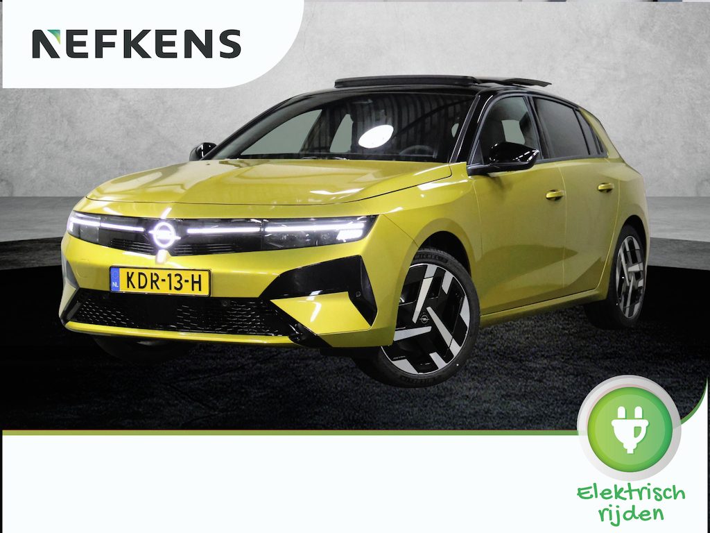 Opel Astra Electric 58 kWh 156PK Ultimate | 1ste eigenaar | AppleCarPlay/AndroidAuto | Schuifkanteldak | Head-Up Display | Navigatie | Adaptive Cruise Control | Keyless | AGR Stoelen | Stoel/Stuur/Voorruitverwarming | FULL LED | Camera | Isofix | Privacy Glass |