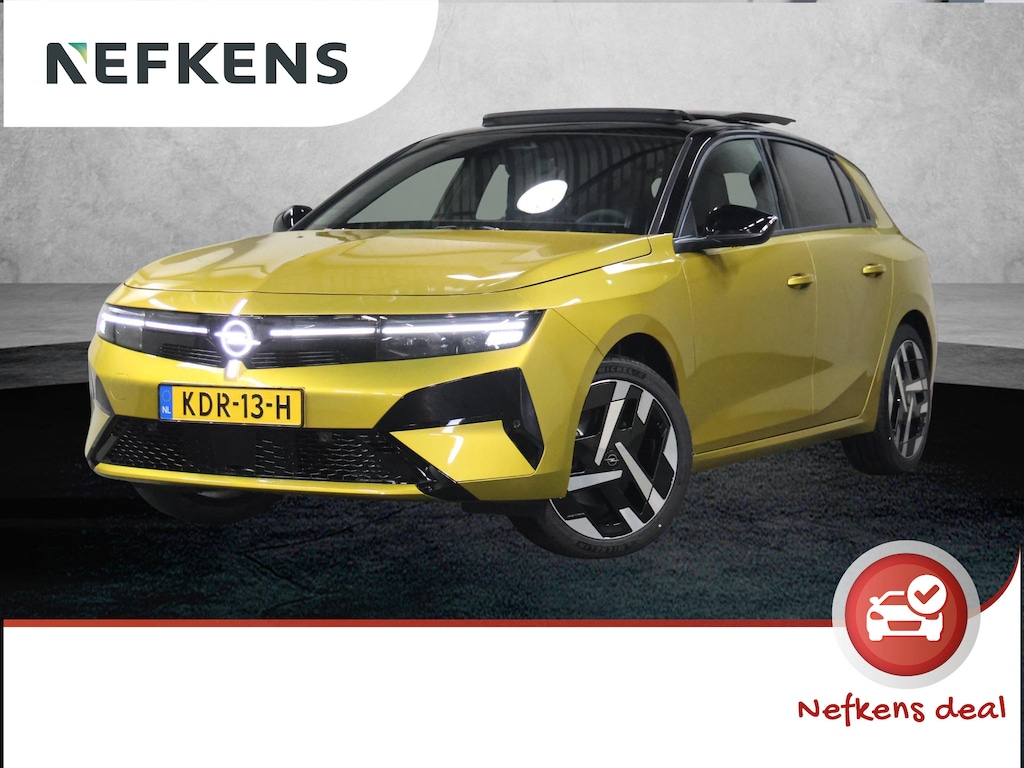 Opel Astra Electric 58 kWh 156PK Ultimate | 1ste eigenaar | AppleCarPlay/AndroidAuto | Schuifkanteldak | Head-Up Display | Navigatie | Adaptive Cruise Control | Keyless | AGR Stoelen | Stoel/Stuur/Voorruitverwarming | FULL LED | Camera | Isofix | Privacy Glass |