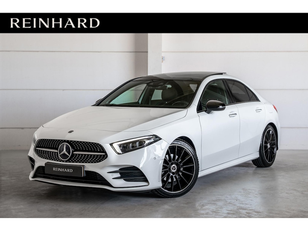 Mercedes-Benz A-klasse 200 AMG Night / Burmester / Elektr. Stoelen / Camera's / 1e Eig. / Orig. NL / Dlr. ond.
