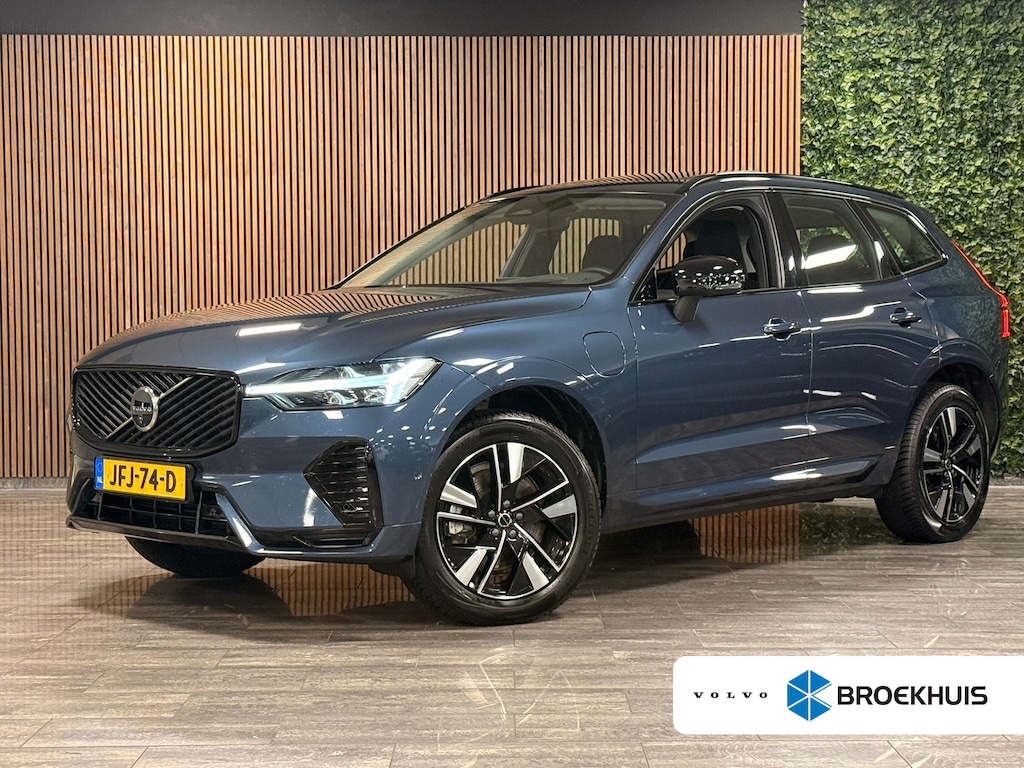Volvo XC60 T6 AWD Recharge Plus Dark | MY26 Facelift | Schuifdak | Trekhaak | 360° Camera | | Head-Up Display | Harman Kardon | All Season banden | Adaptieve Cruise Control | Stoelverwarming voor+achter | Stuurwielverwarming | Pilot Assist | BLIS Dode Hoek Detectie | 19 Inch | Elektrische voorstoelen geheugen | Quilted Nordico bekleding | Zitting verlenging voorstoelen | Google Infotainment | Keyless Drive | Parkeersensoren voor+achter | Elektrisch bedienbare achterklep | DAB Radio | Apple Carplay/Android Auto | Draadloos telefoon opladen | Volvo On Call met mobiele App functie | Denim Blue Metallic |