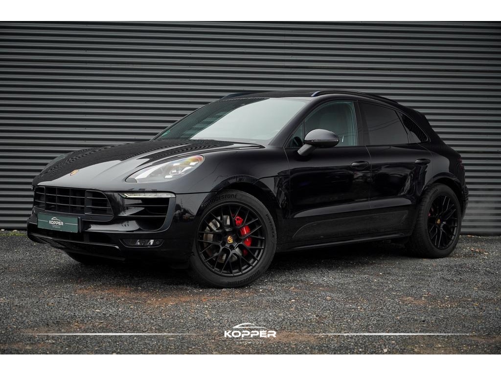 Porsche Macan 3.0 GTS / Pano / Luchtvering / Trekhaak / Sportstoelen / Carplay