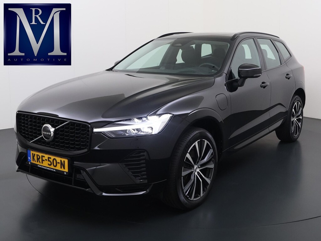 Volvo XC60 2.0 T8 Plug-in hybrid AWD Ultra Dark VAN:49.900,- VOOR:46.877,- UW HERFSTVOORDEEL:3.023,- T8 12 MND. BOVAG GARANTIE | HEAD UP | PANORAMA DAK | ACHTERUITRIJ CAMERA | BOWERS & WILKINS | MEM. SEATS | STOEL+STUUR VERWARMING |